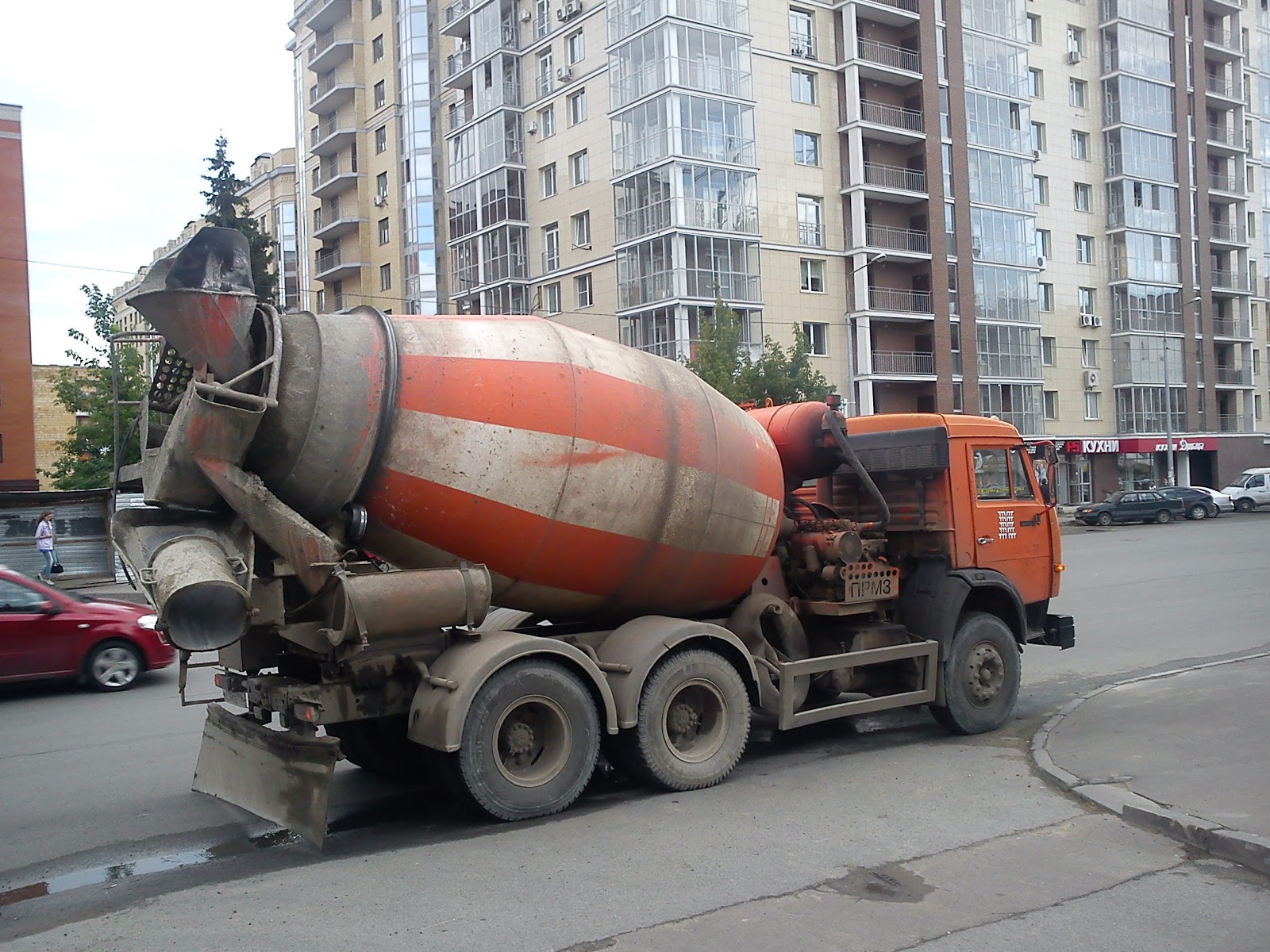 Купить бетон В20 с доставкой по Санкт-Петербургу